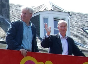 Mark Lazarowicz MP for Edinburgh North & Leith and MSP, Malcolm Chisholm on the open top bus